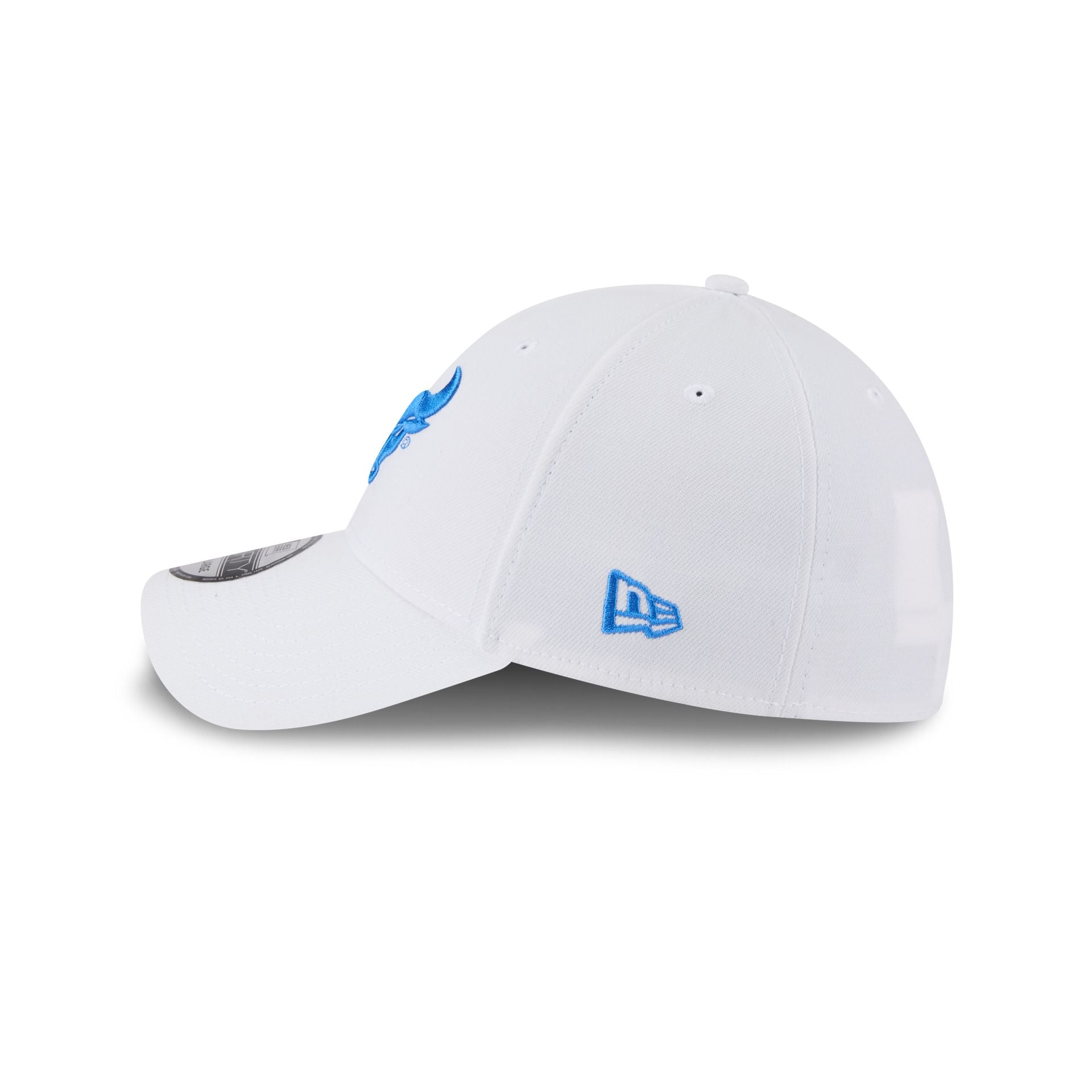 Buffalo Bulls Optic White 39THIRTY Stretch Fit Hat