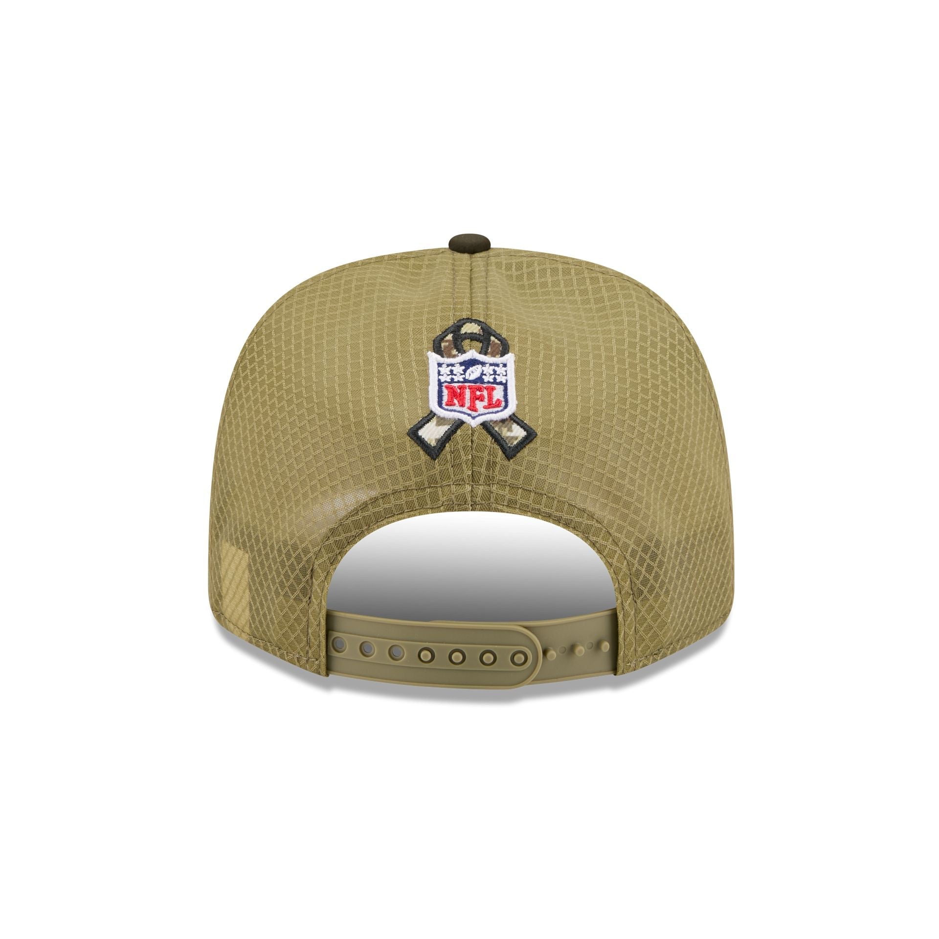 New England Patriots 2025 Salute to Service 9SEVENTY Trucker Hat