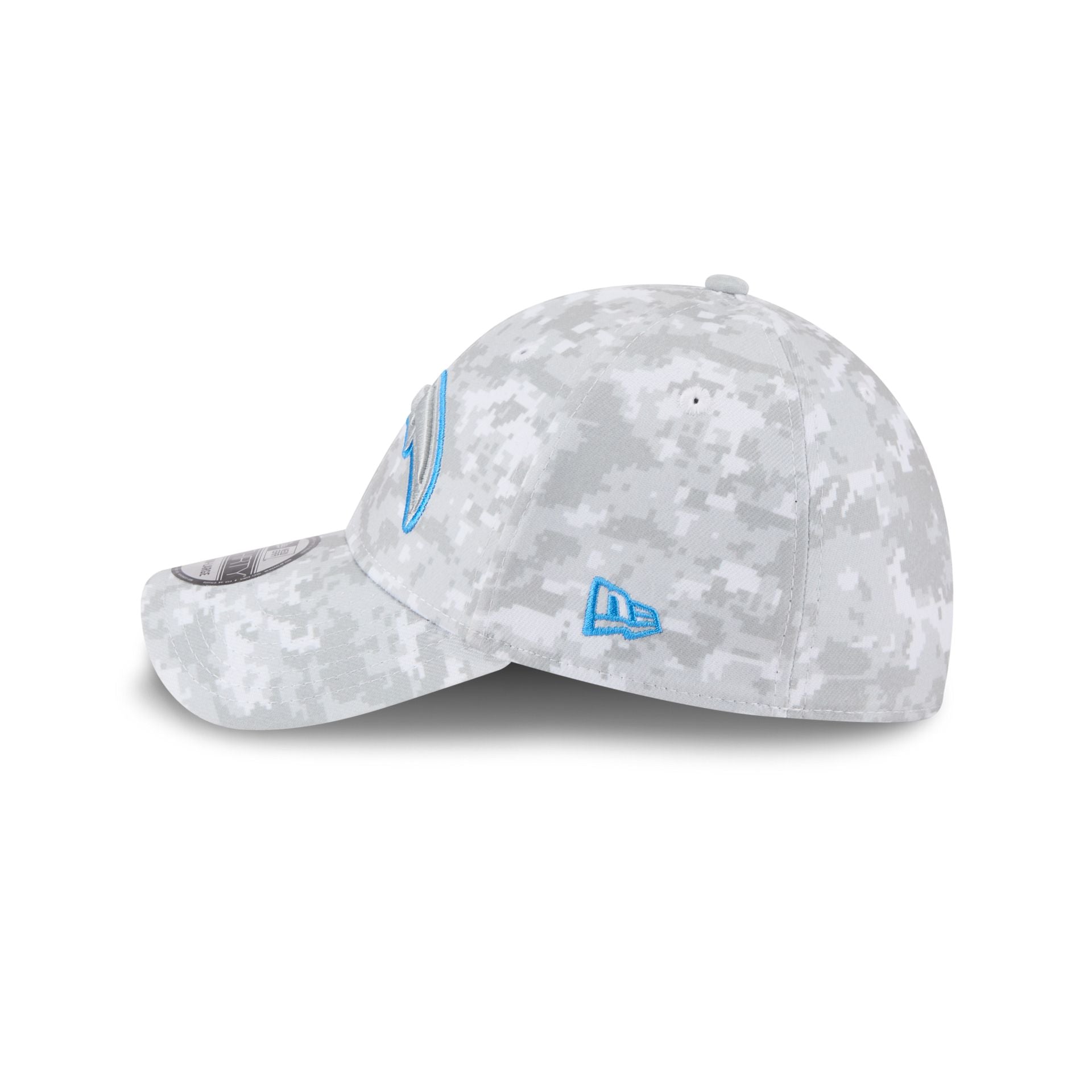 Los Angeles Chargers 2025 Salute to Service Fan Gear 39THIRTY Stretch Fit Hat